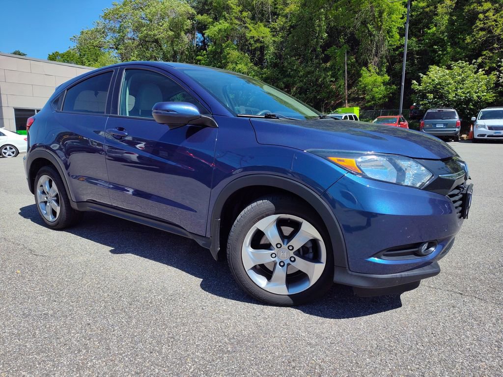 Used 2017 Honda HR-V EX image 2
