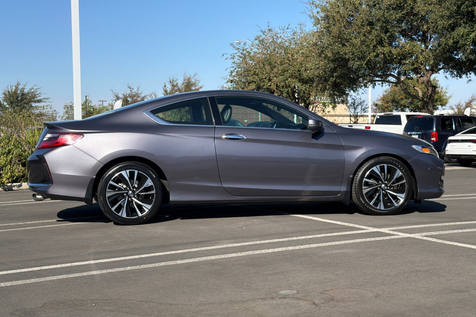 Used 2016 Honda Accord EX-L image 3