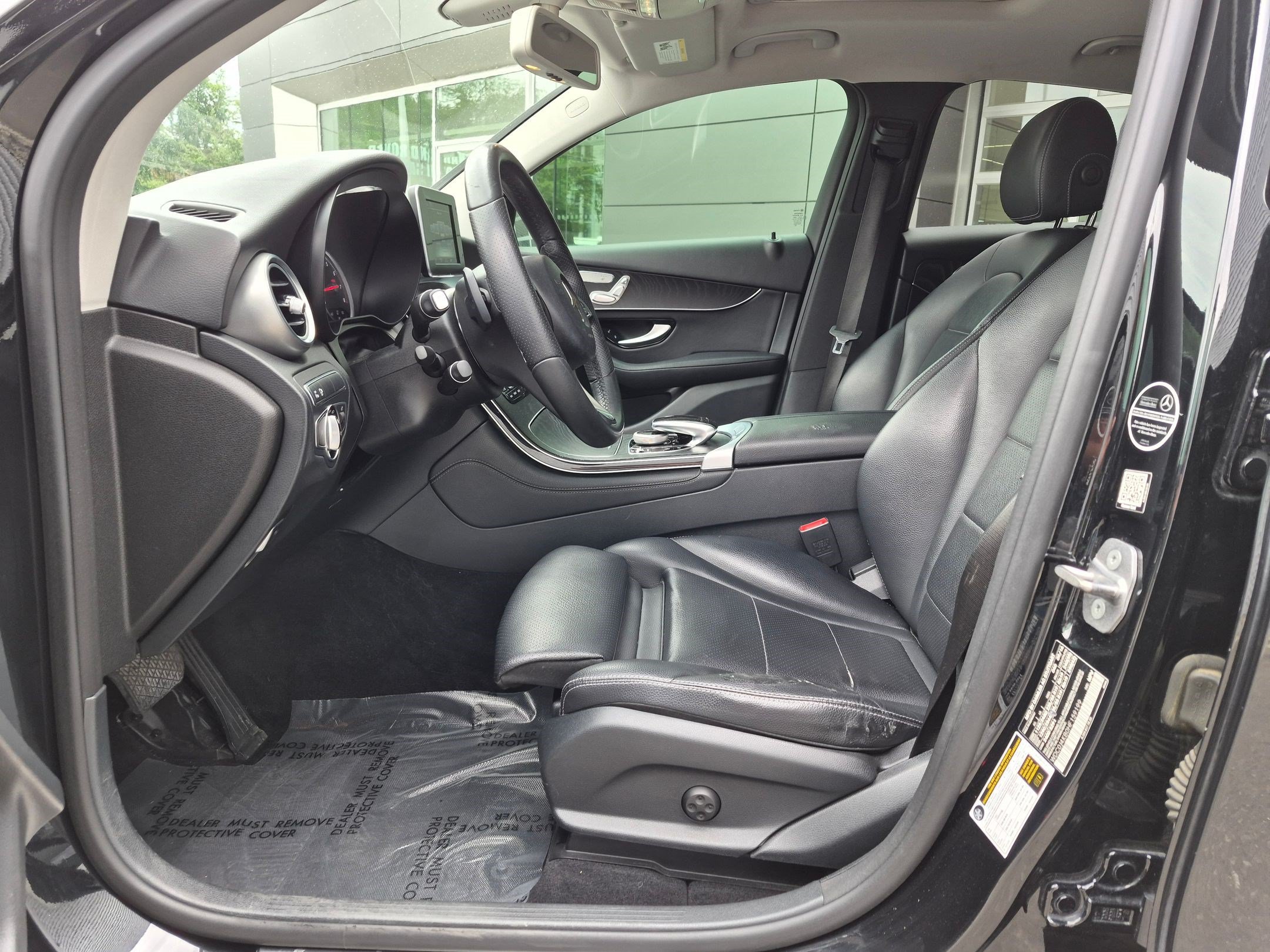 Used 2017 Mercedes-Benz GLC 300 4MATIC Coupe image 15