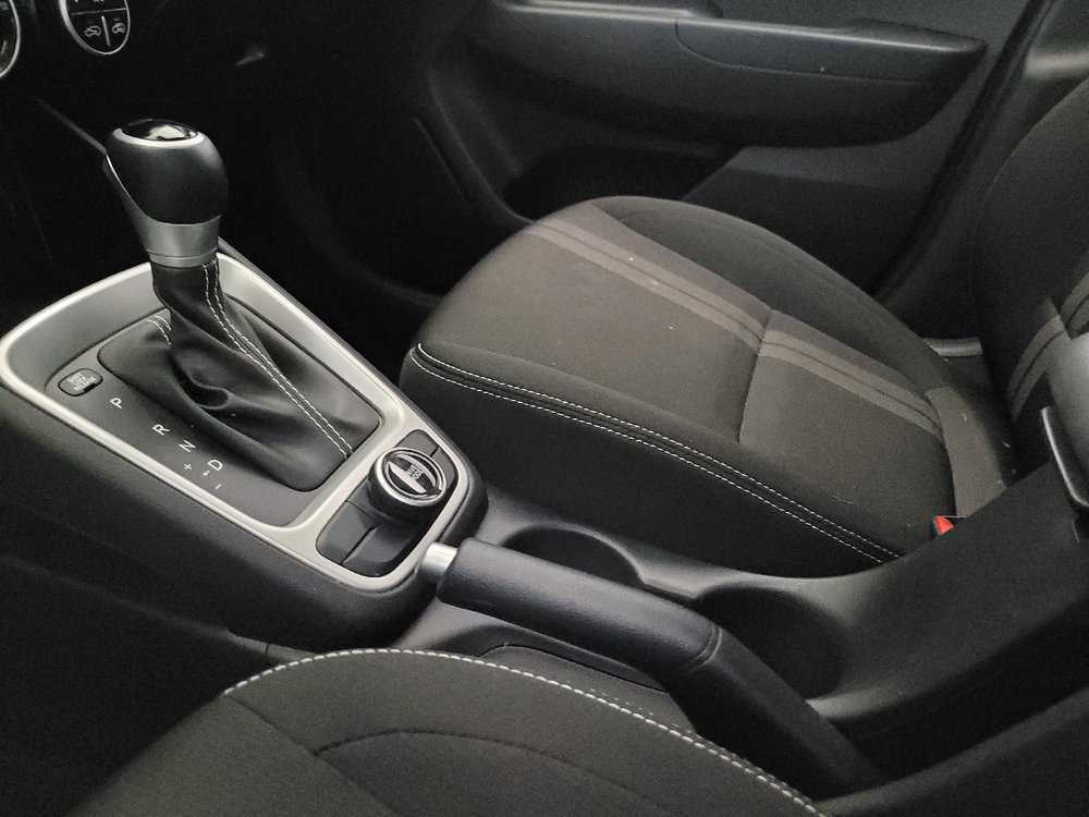 Used 2024 Hyundai Venue SEL FWD image 26