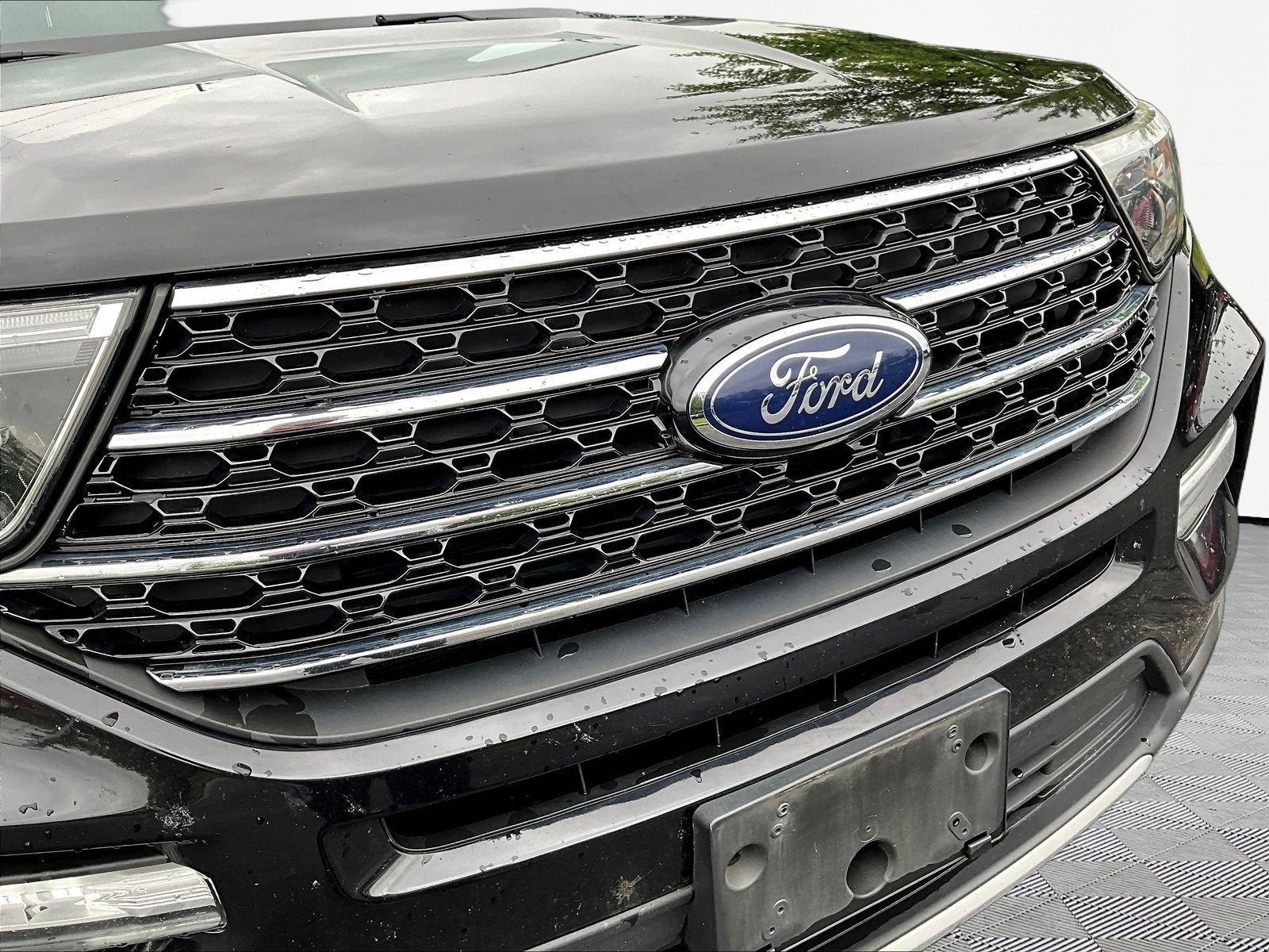 Used 2020 Ford Explorer XLT w/ Equipment Group 202A AWD/4WD image 34