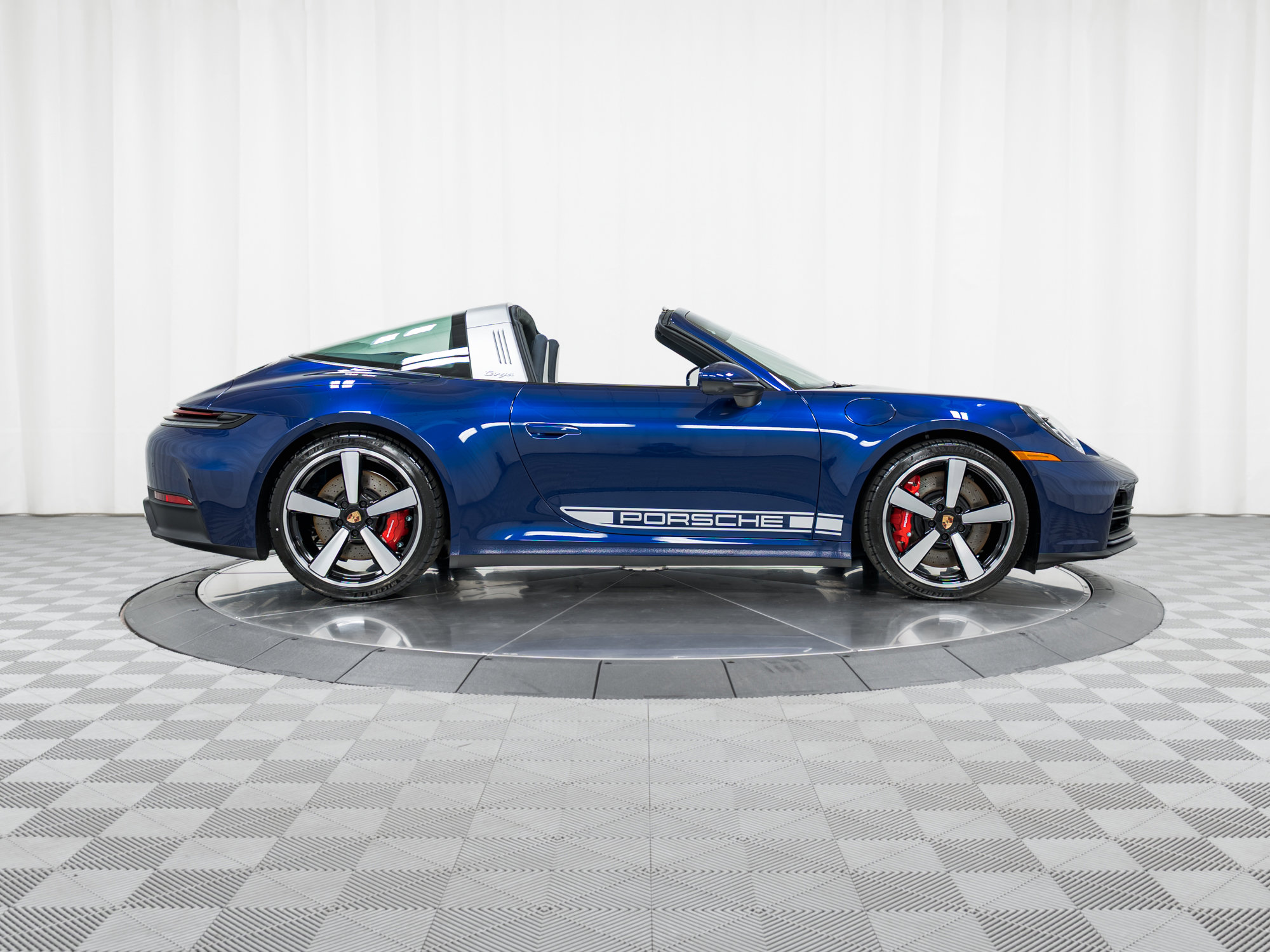 Used 2026 Porsche 911 Targa 4S image 8