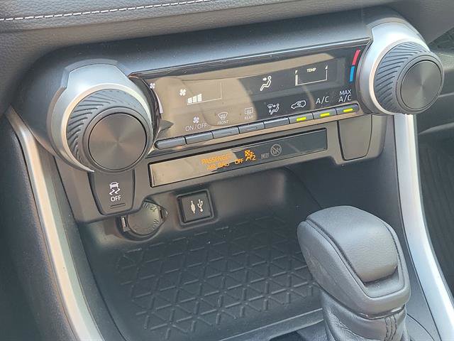 Used 2019 Toyota RAV4 LE image 61