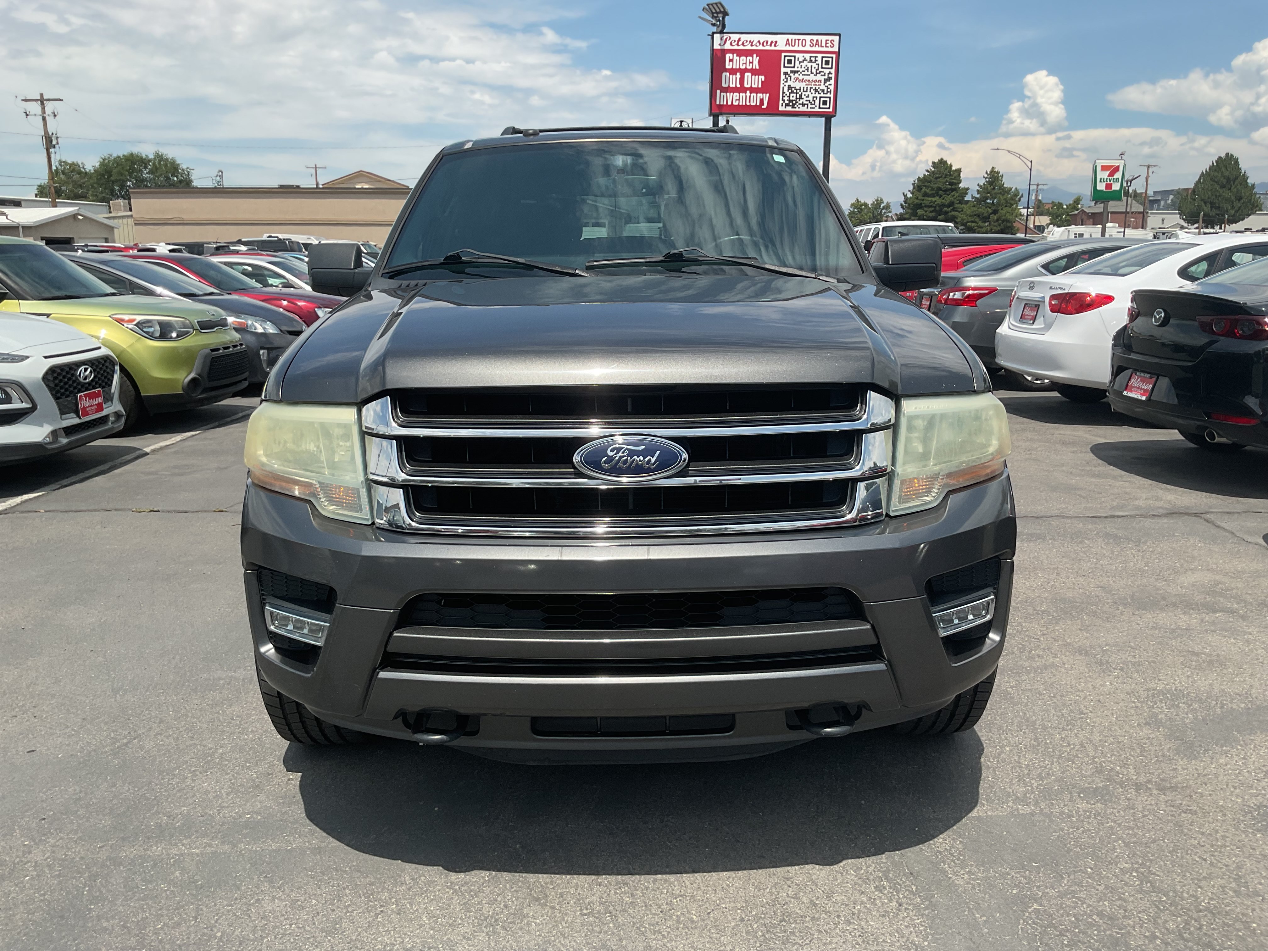 Used 2016 Ford Expedition EL XLT w/ Equipment Group 202A AWD/4WD image 3