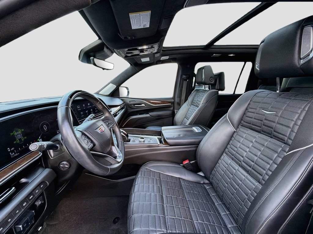 Used 2023 Cadillac Escalade ESV Sport Platinum w/ LPO, ONYX Package AWD/4WD image 22