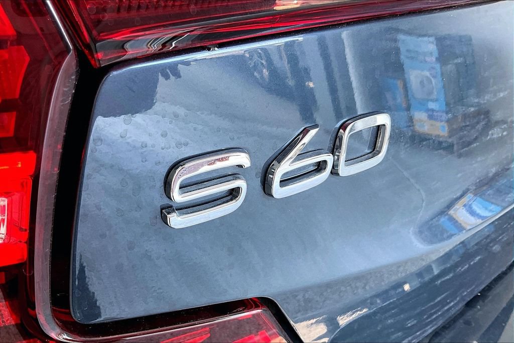 Used 2025 Volvo S60 B5 Core FWD image 40