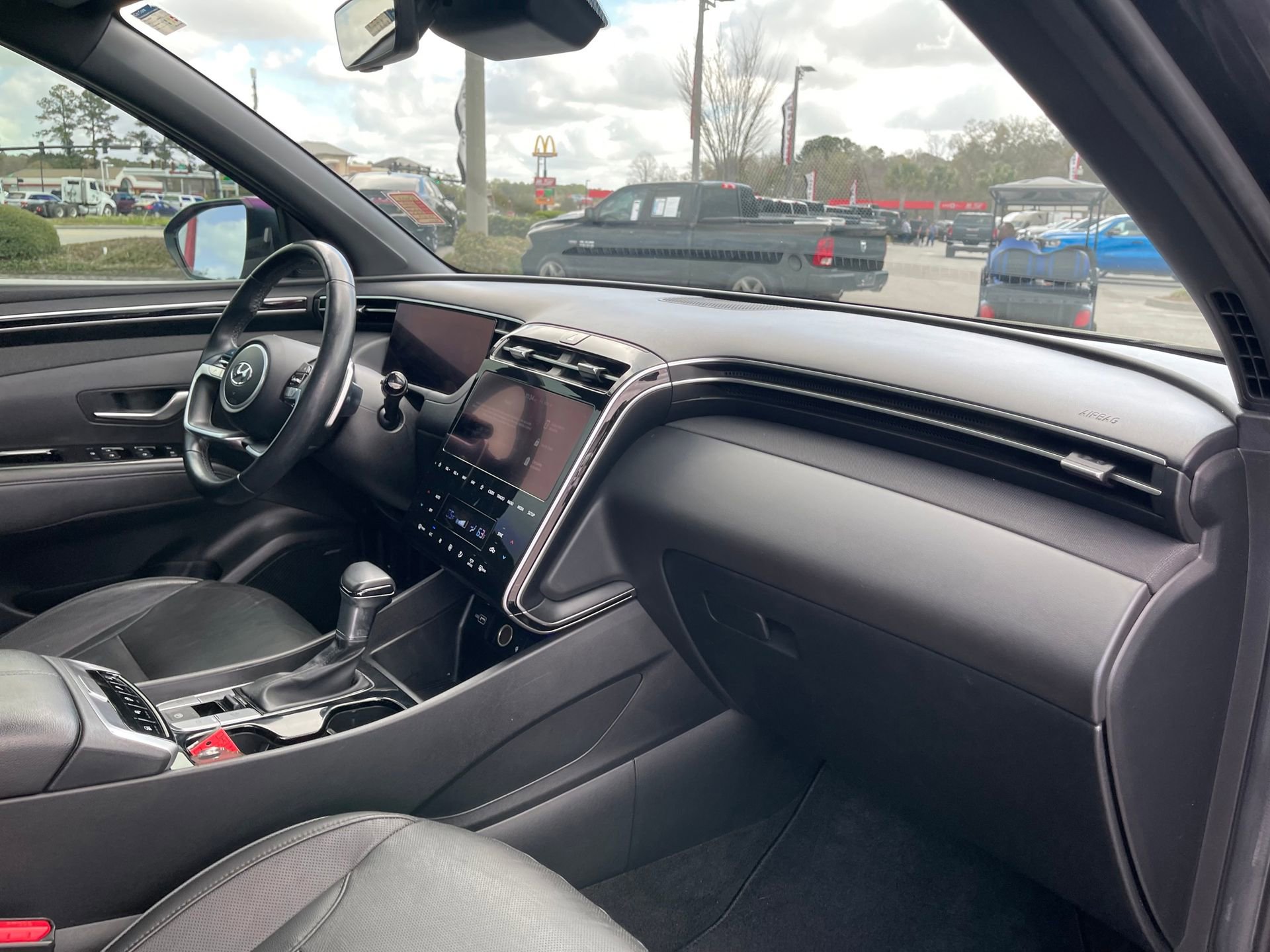 Used 2023 Hyundai Santa Cruz Limited w/ Tow & Go Package image 28