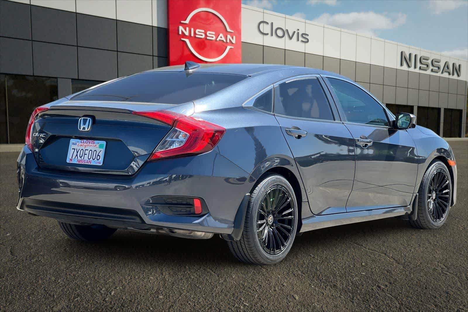 Used 2016 Honda Civic EX-T image 3