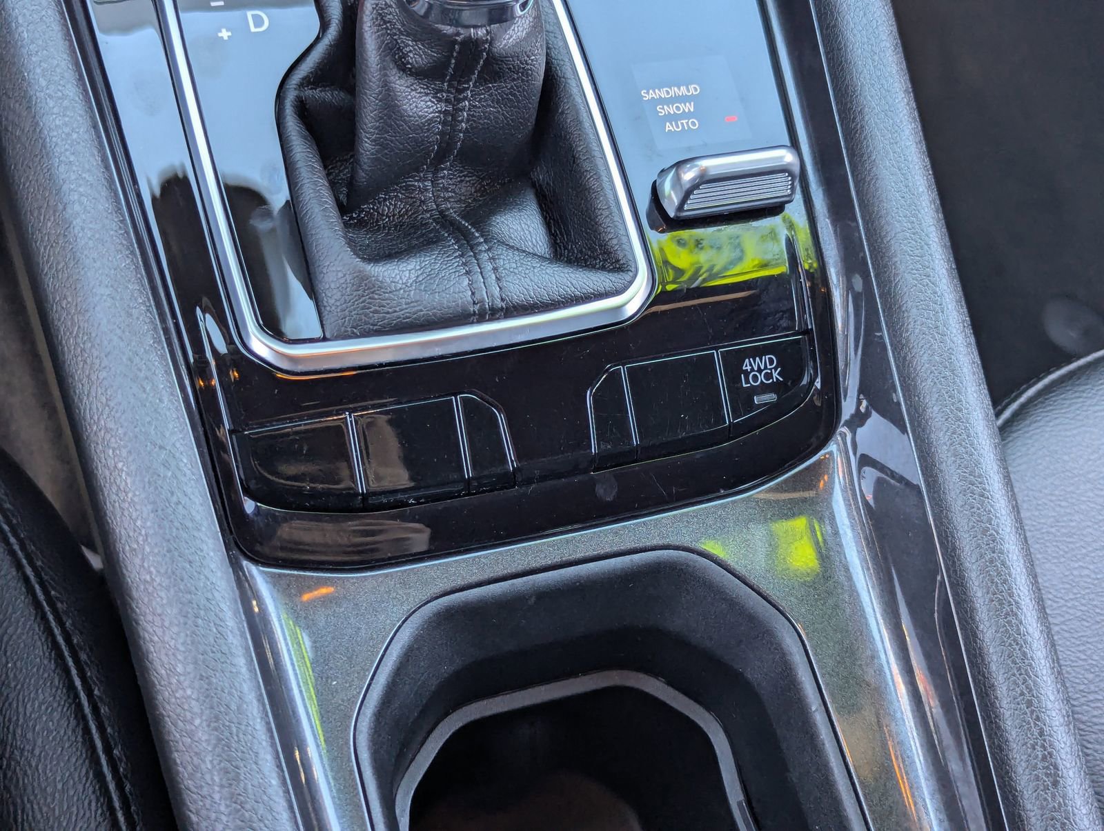 Used 2024 Jeep Compass Latitude image 23