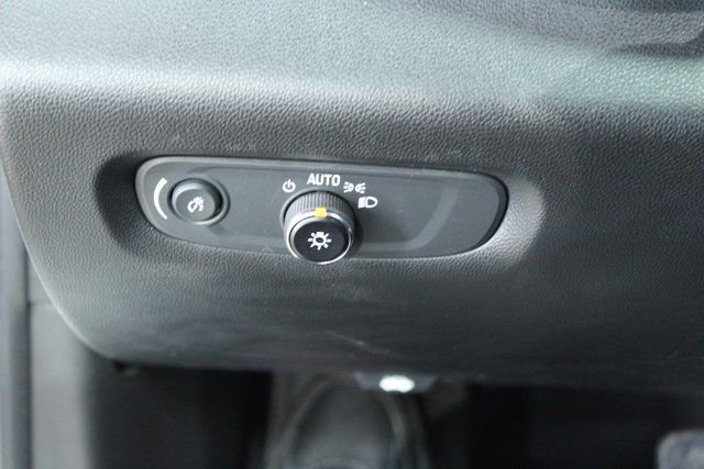 Used 2023 Chevrolet Traverse Premier image 15