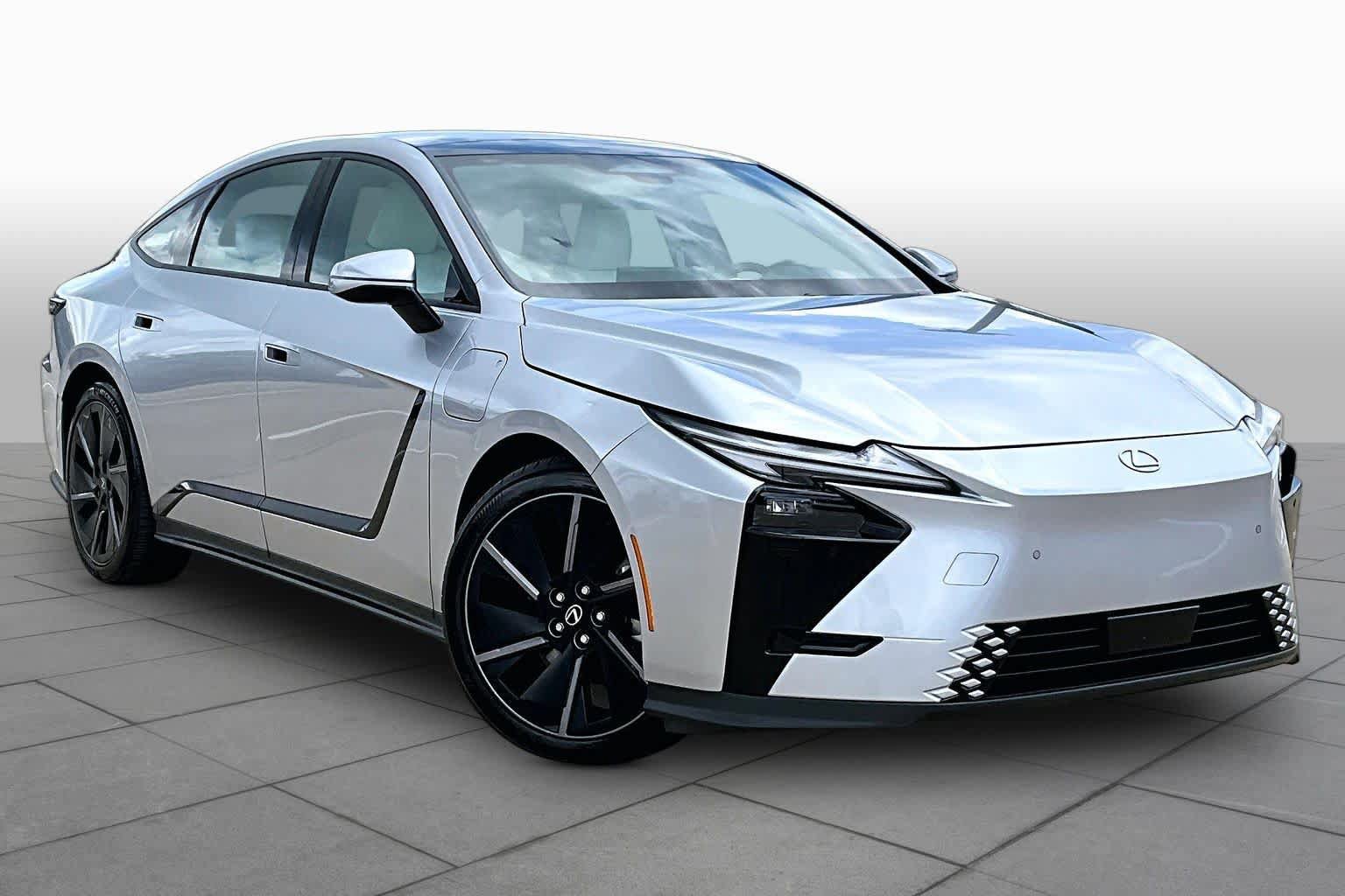 Used 2026 Lexus ES 500e AWD/4WD image 2