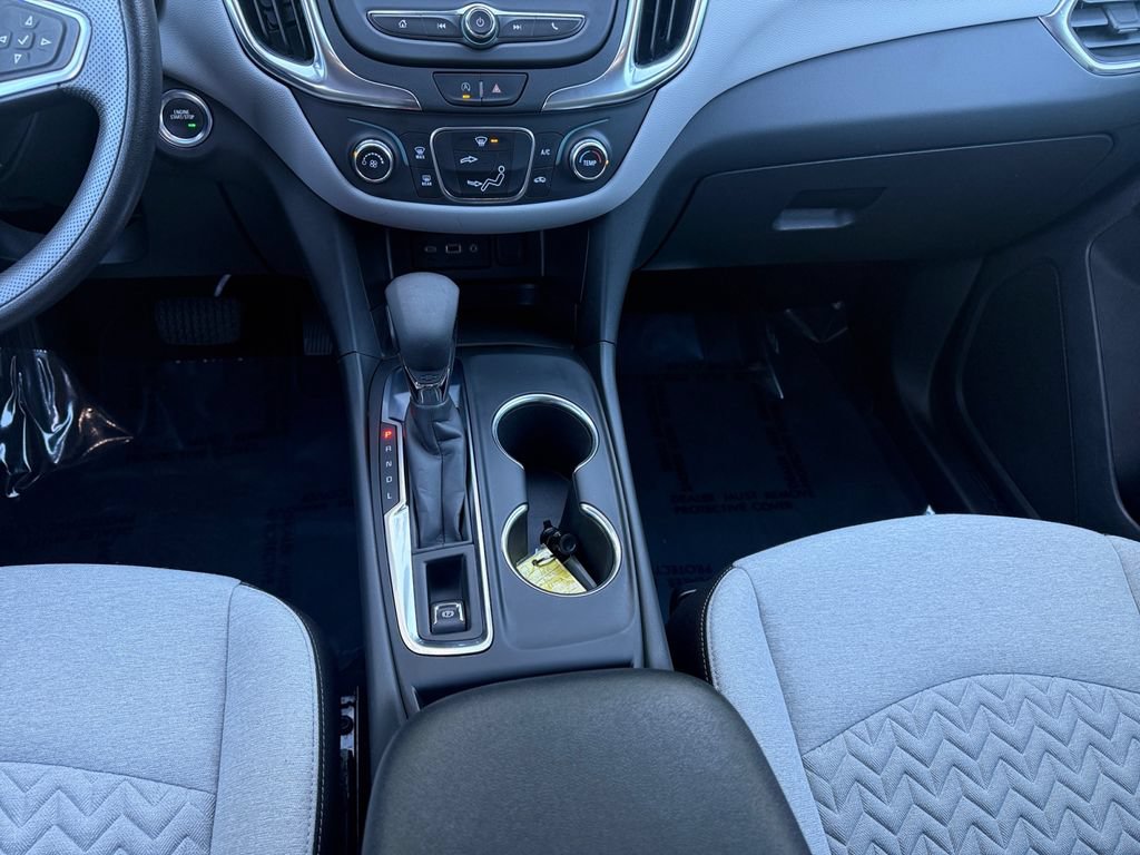 Used 2022 Chevrolet Equinox LS w/ Driver Confidence II Package FWD image 11