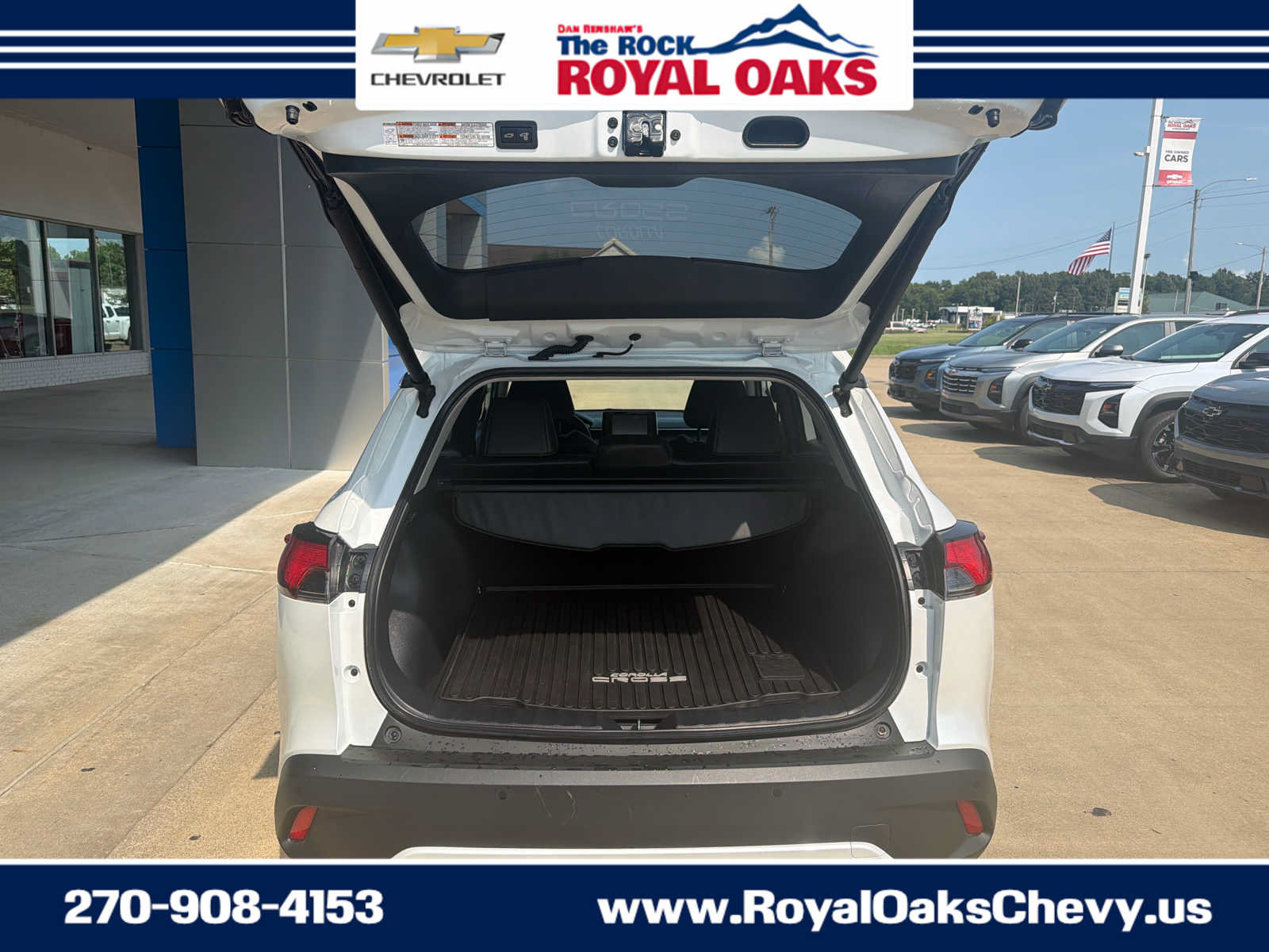 Used 2022 Toyota Corolla Cross XLE w/ Convenience Package AWD/4WD image 5