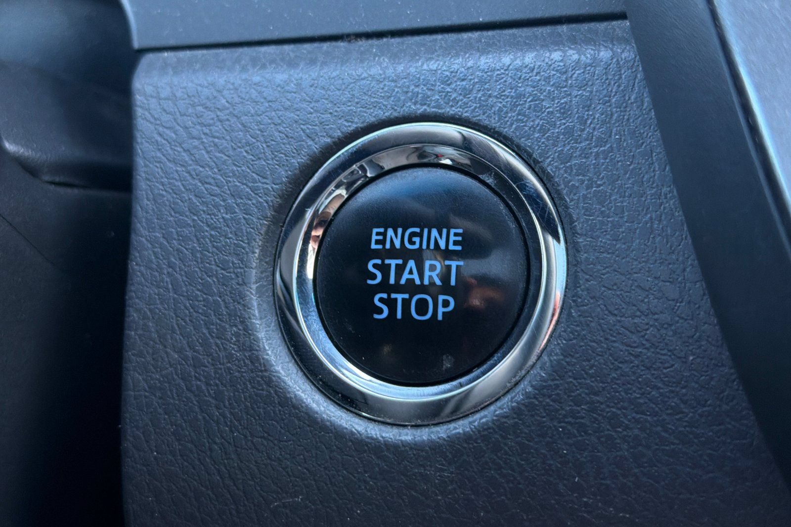 Used 2018 Toyota Camry SE w/ Moonroof Package FWD image 23