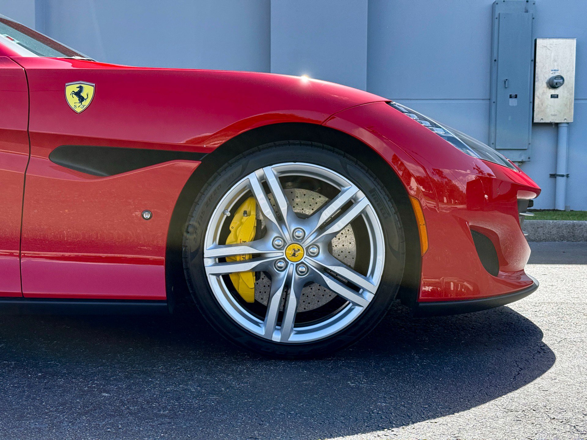 Used 2019 Ferrari Portofino RWD image 20