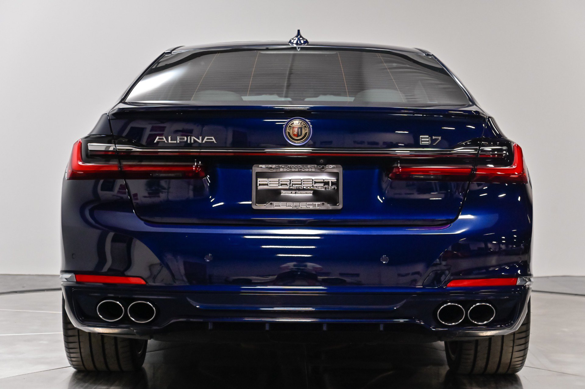 Used 2022 BMW ALPINA B7 xDrive AWD/4WD image 16