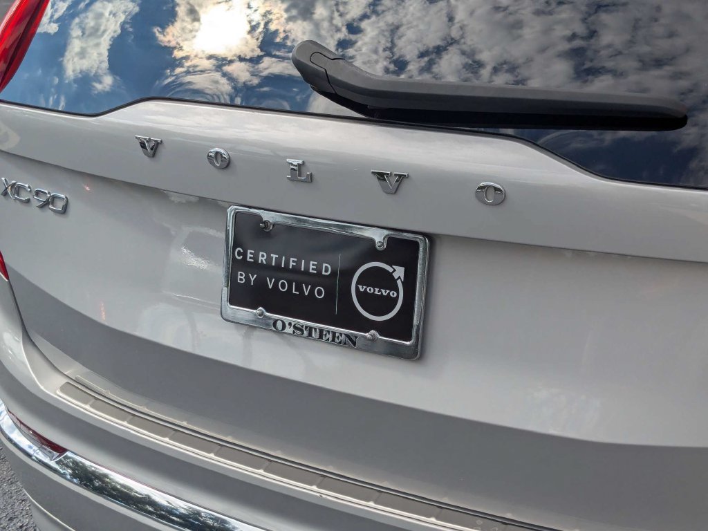 Certified 2023 Volvo XC90 B5 Plus w/ Protection Package Premier AWD/4WD image 17
