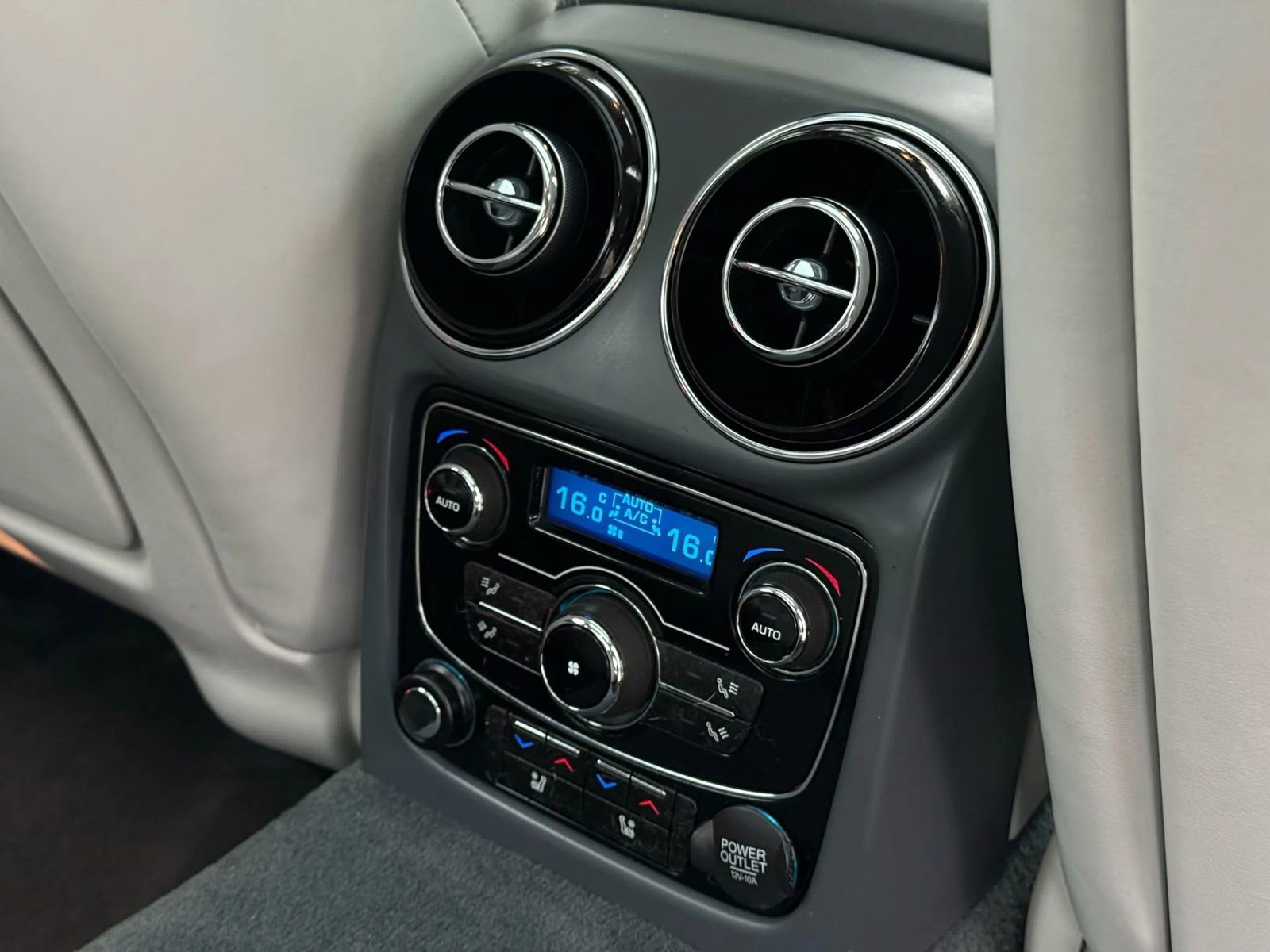 Used 2014 Jaguar XJ L Portfolio image 49