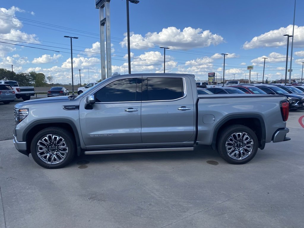 Used 2024 GMC Sierra 1500 Denali Ultimate image 2