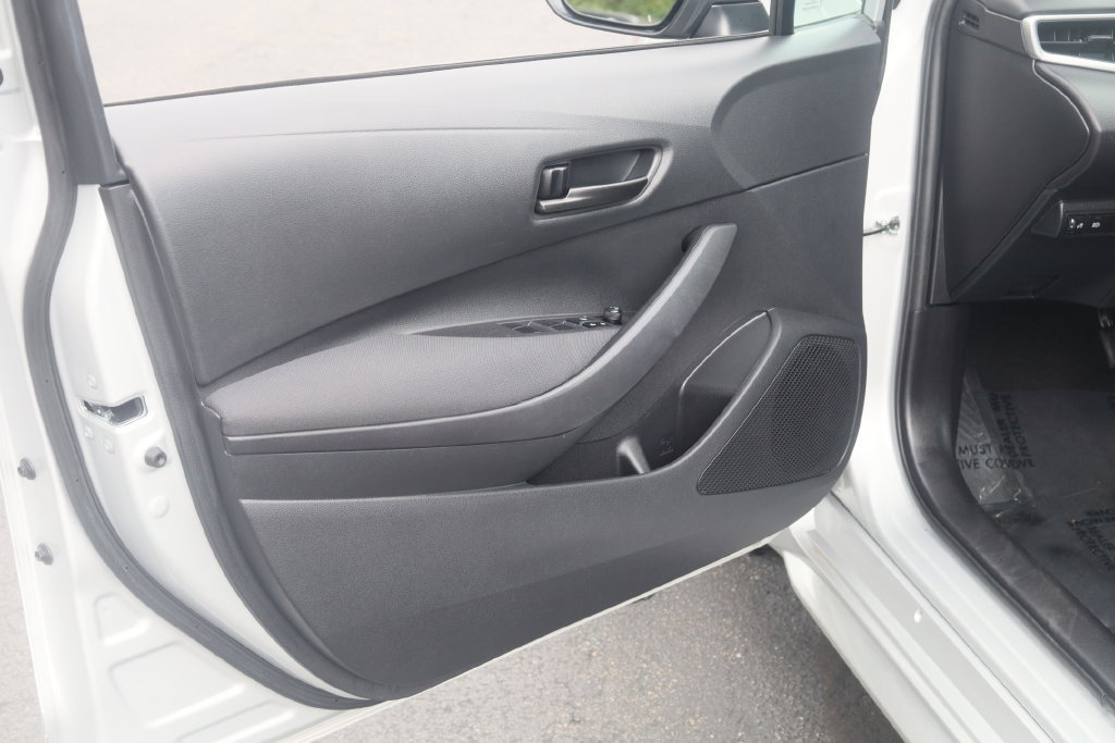 Used 2024 Toyota Corolla LE FWD image 9