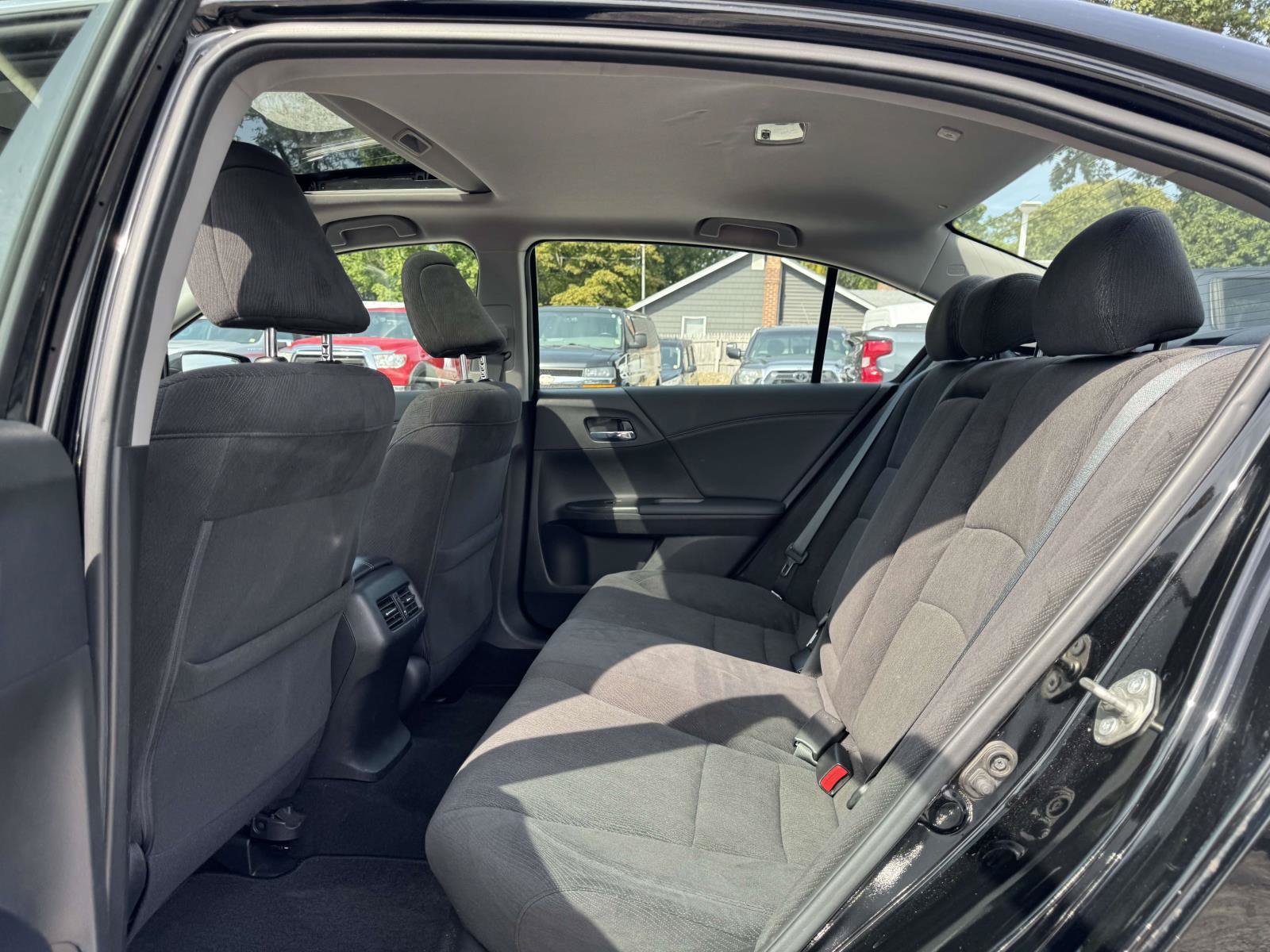 Used 2015 Honda Accord EX image 9