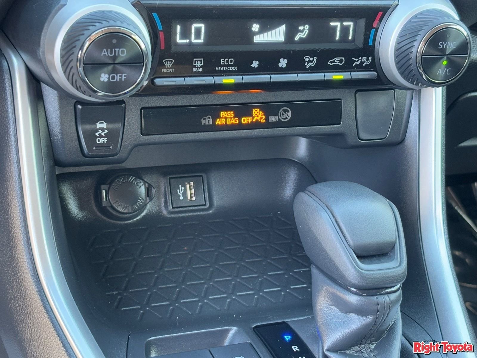 Certified 2025 Toyota RAV4 LE image 29