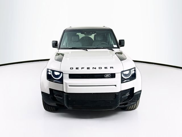 New 2026 Land Rover Defender 110 X-Dynamic SE image 2