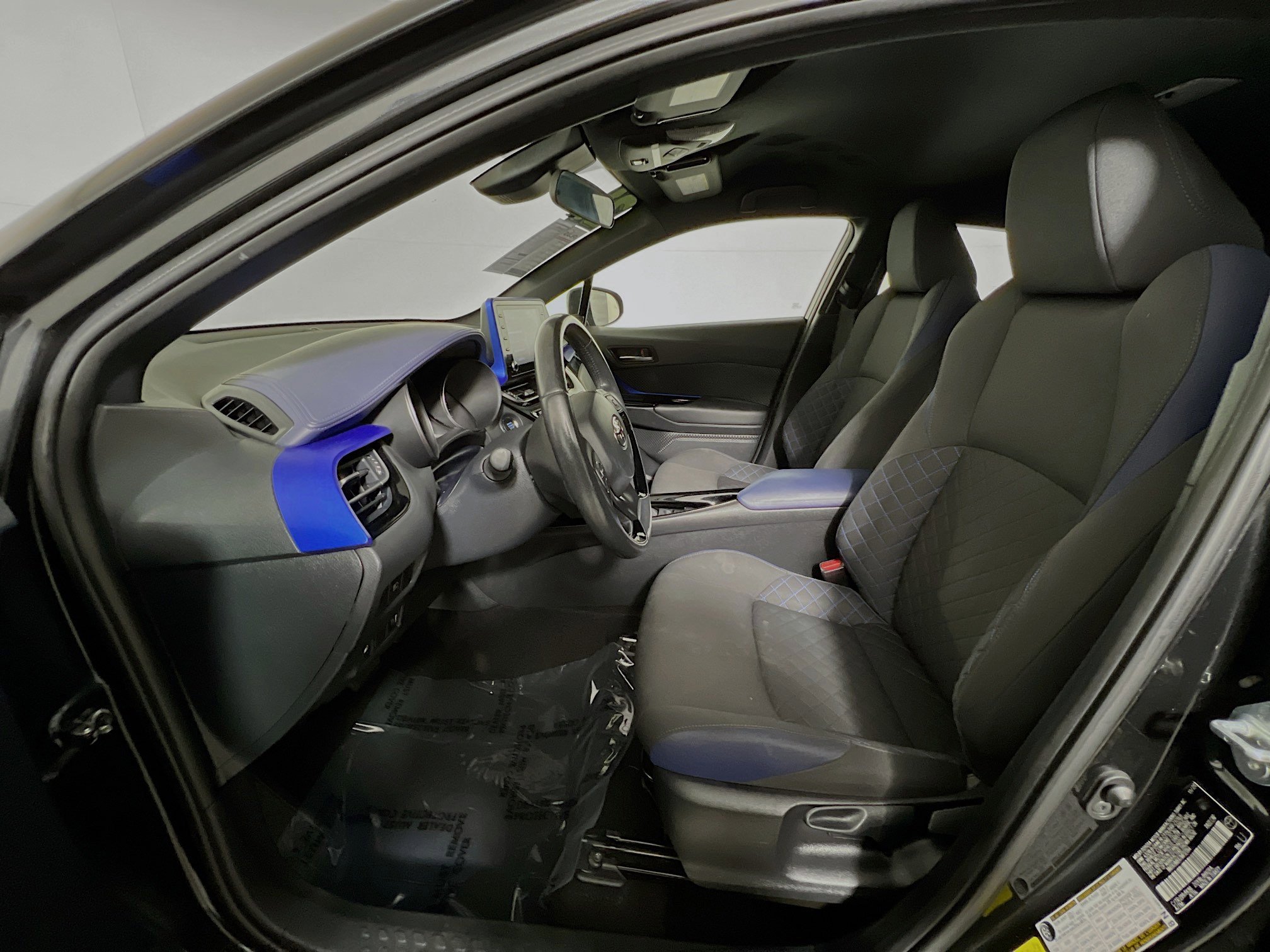 Used 2021 Toyota C-HR XLE image 15