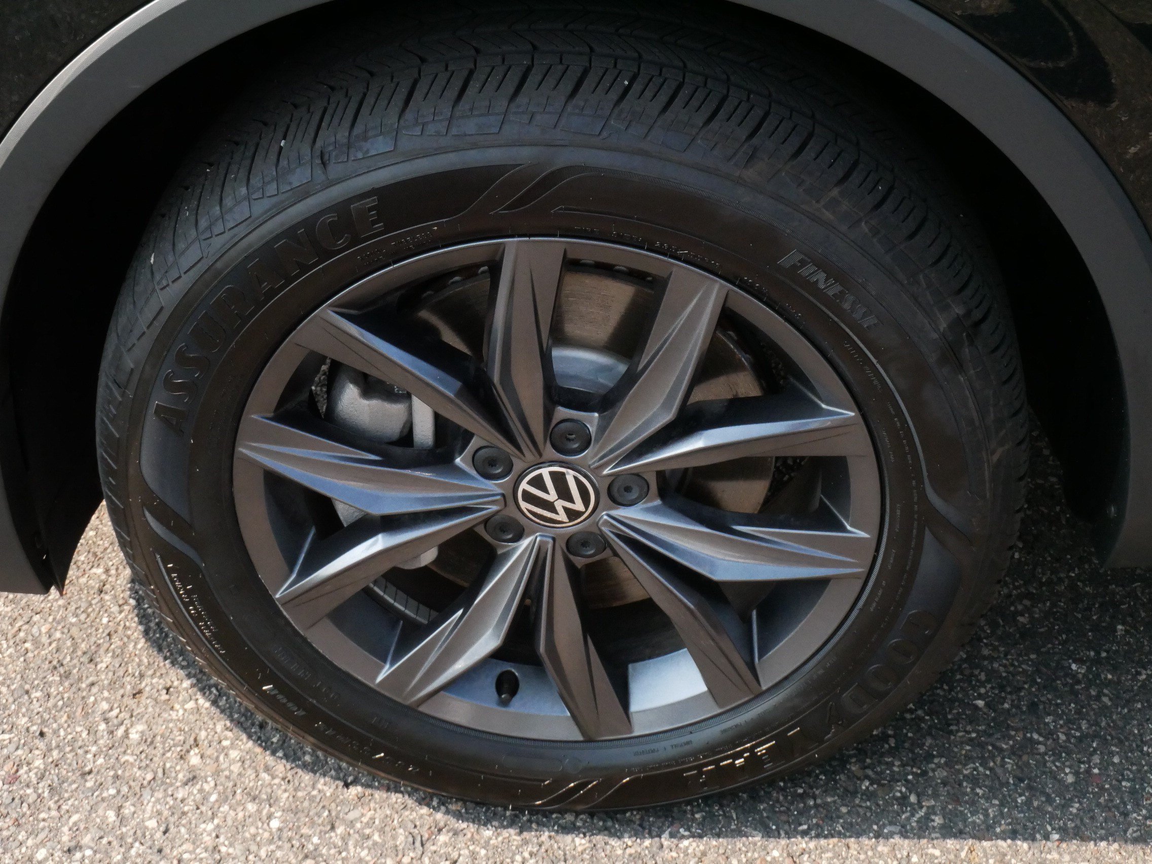 Certified 2023 Volkswagen Tiguan SE AWD/4WD image 16