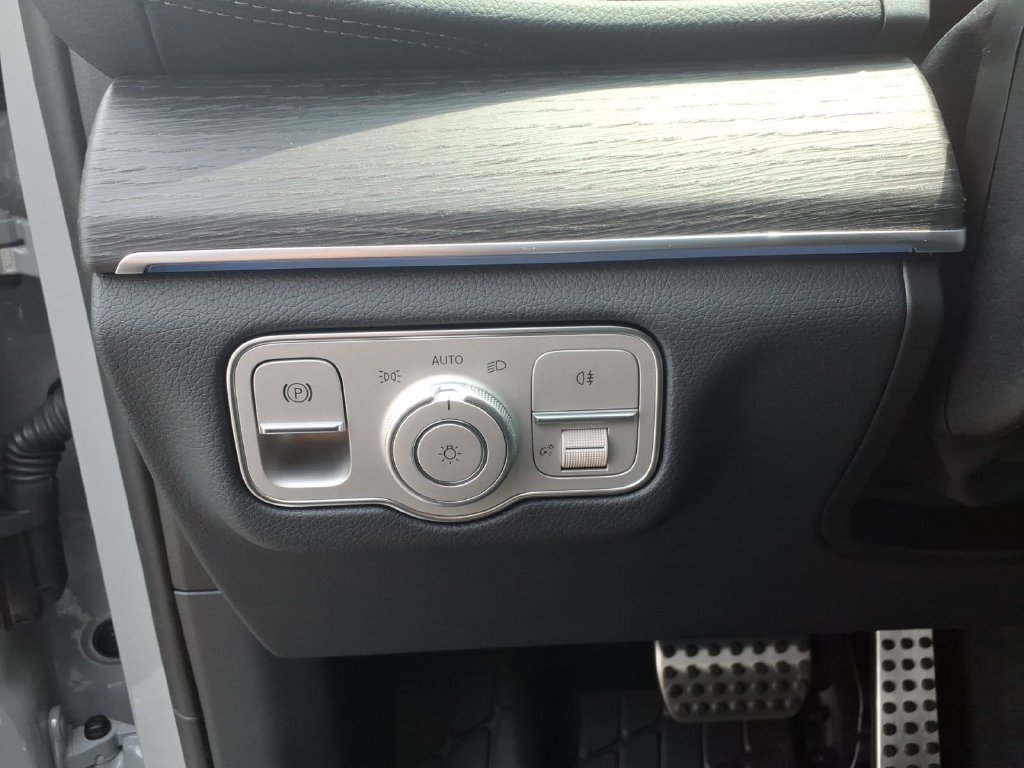 New 2026 Mercedes-Benz GLS 450 4MATIC image 17