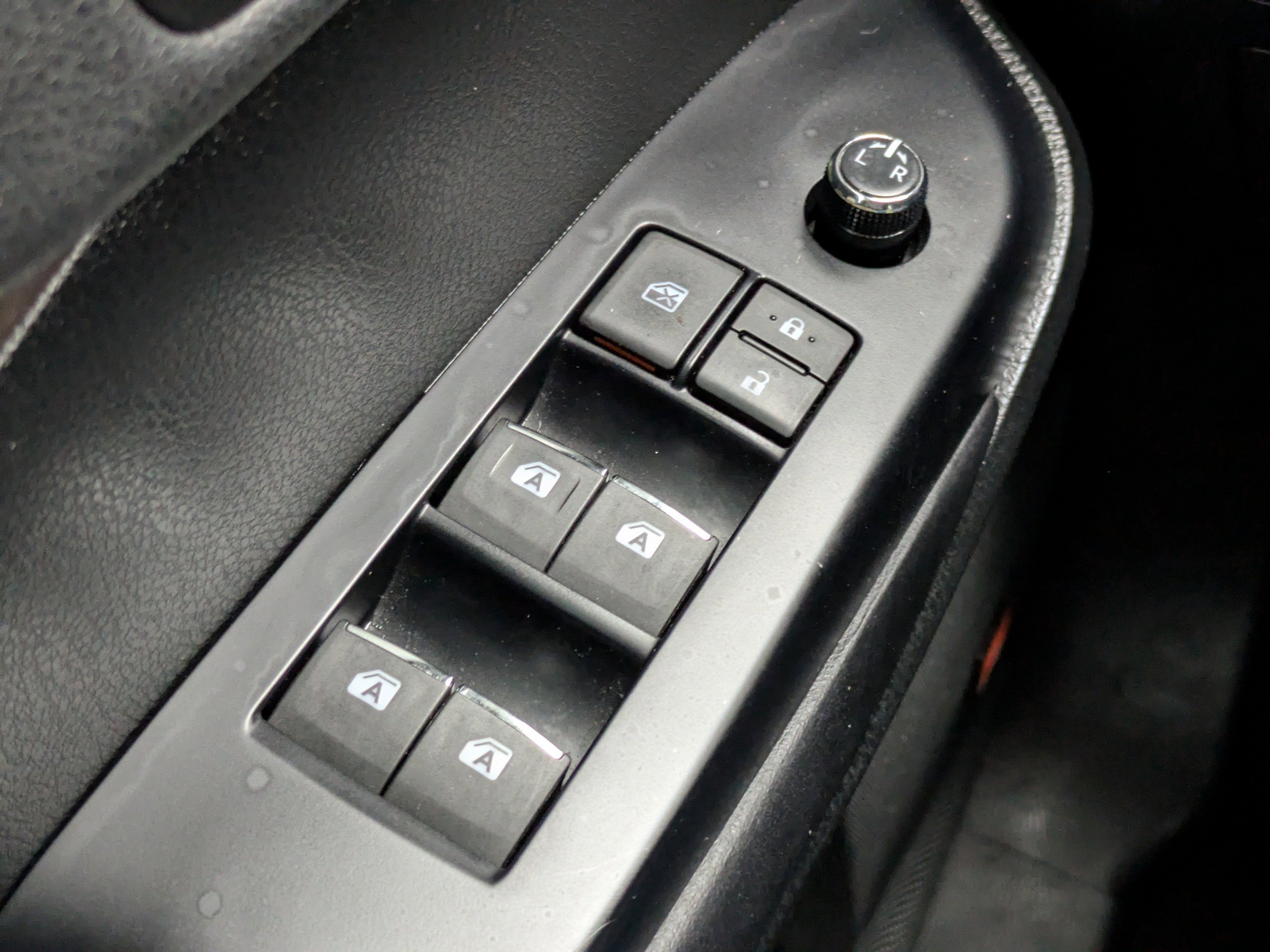 Used 2017 Toyota Highlander Limited image 31