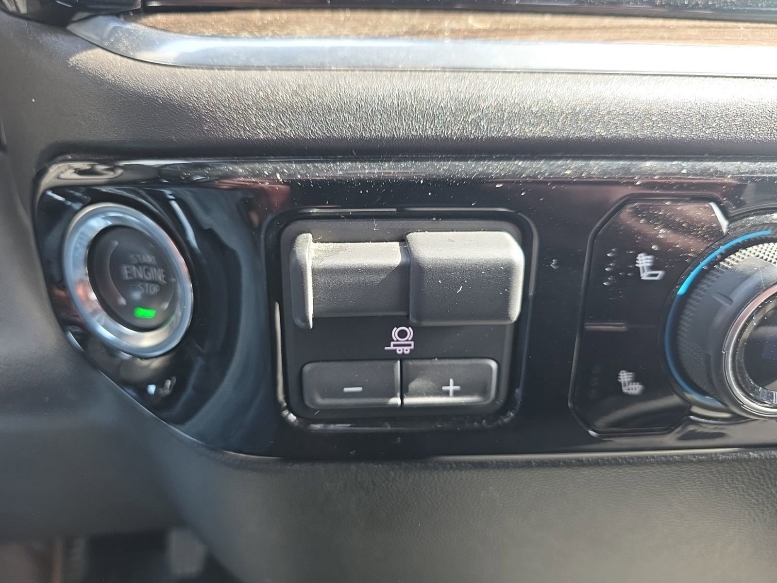 Used 2025 Chevrolet Silverado 2500 LT w/ Convenience Package image 19