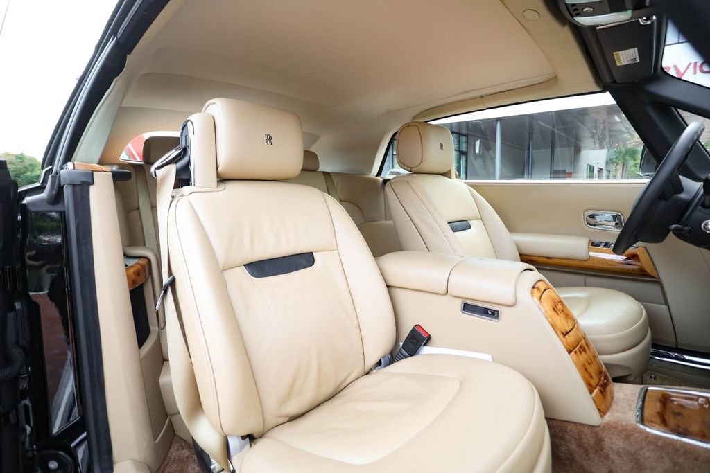 Used 2010 Rolls-Royce Phantom Drophead Coupe image 55