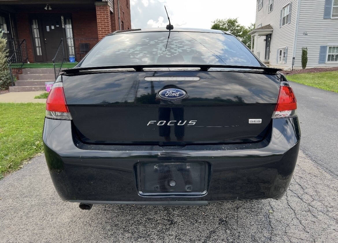 Used 2011 Ford Focus SES w/ 401A Rapid Spec Order Code FWD image 6