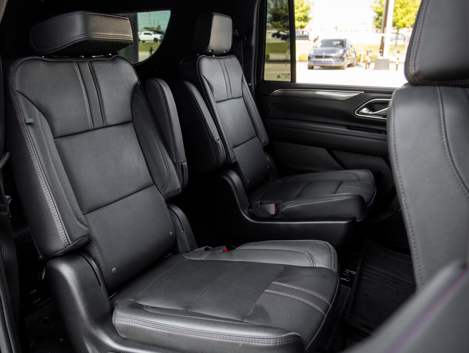 Used 2023 Chevrolet Suburban RST w/ Luxury Package image 36