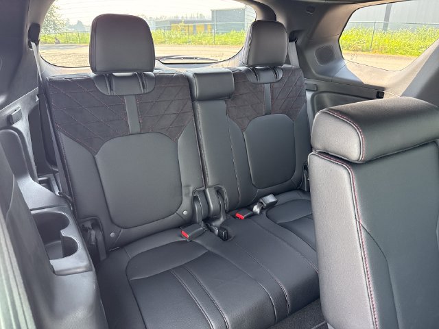 Used 2026 Honda Pilot Black Edition image 14