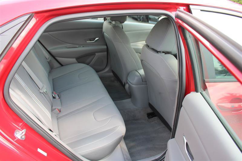 Used 2021 Hyundai Elantra SEL w/ Cargo Package FWD image 9
