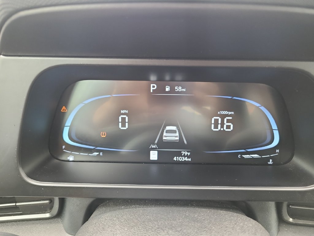 Used 2025 Hyundai Elantra Sport FWD image 19