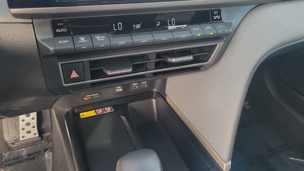 Used 2026 Toyota Camry SE FWD image 15