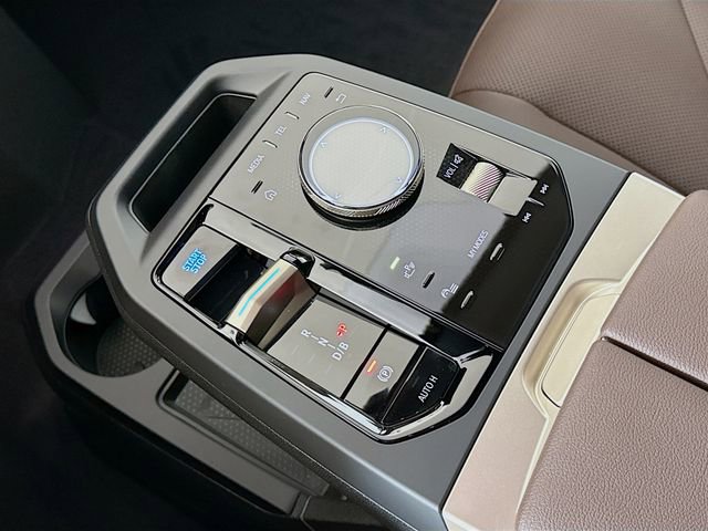 Used 2026 BMW iX xDrive45 image 17