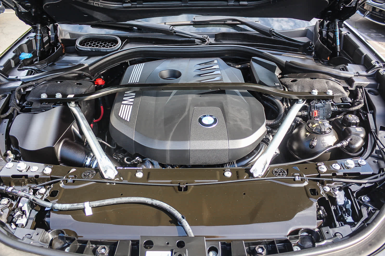 Used 2025 BMW 740i xDrive AWD/4WD image 26