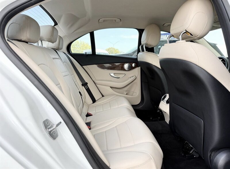 Used 2016 Mercedes-Benz C 300 4MATIC Sedan image 28