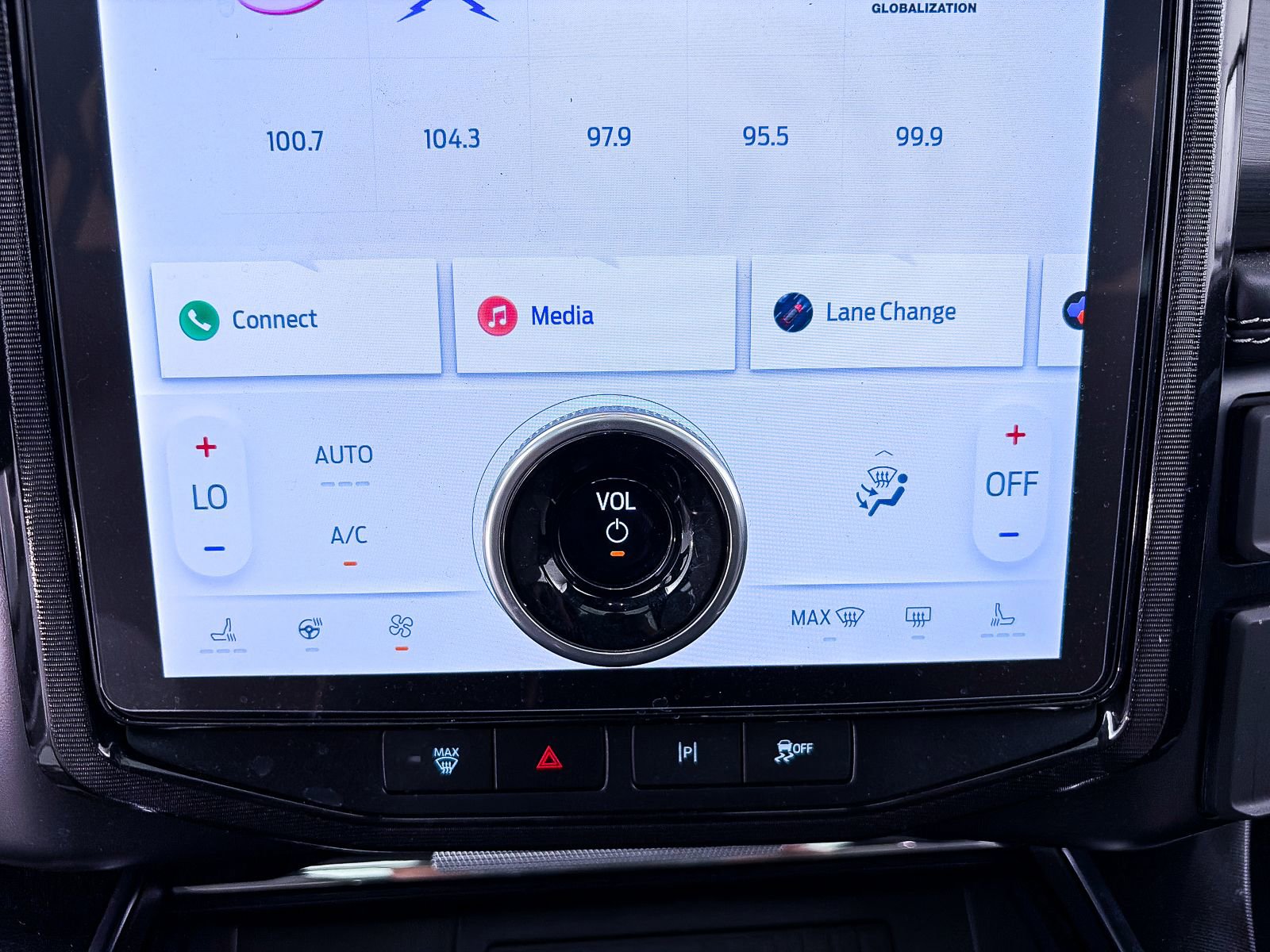 Used 2023 Ford F150 Lightning Platinum AWD/4WD image 24