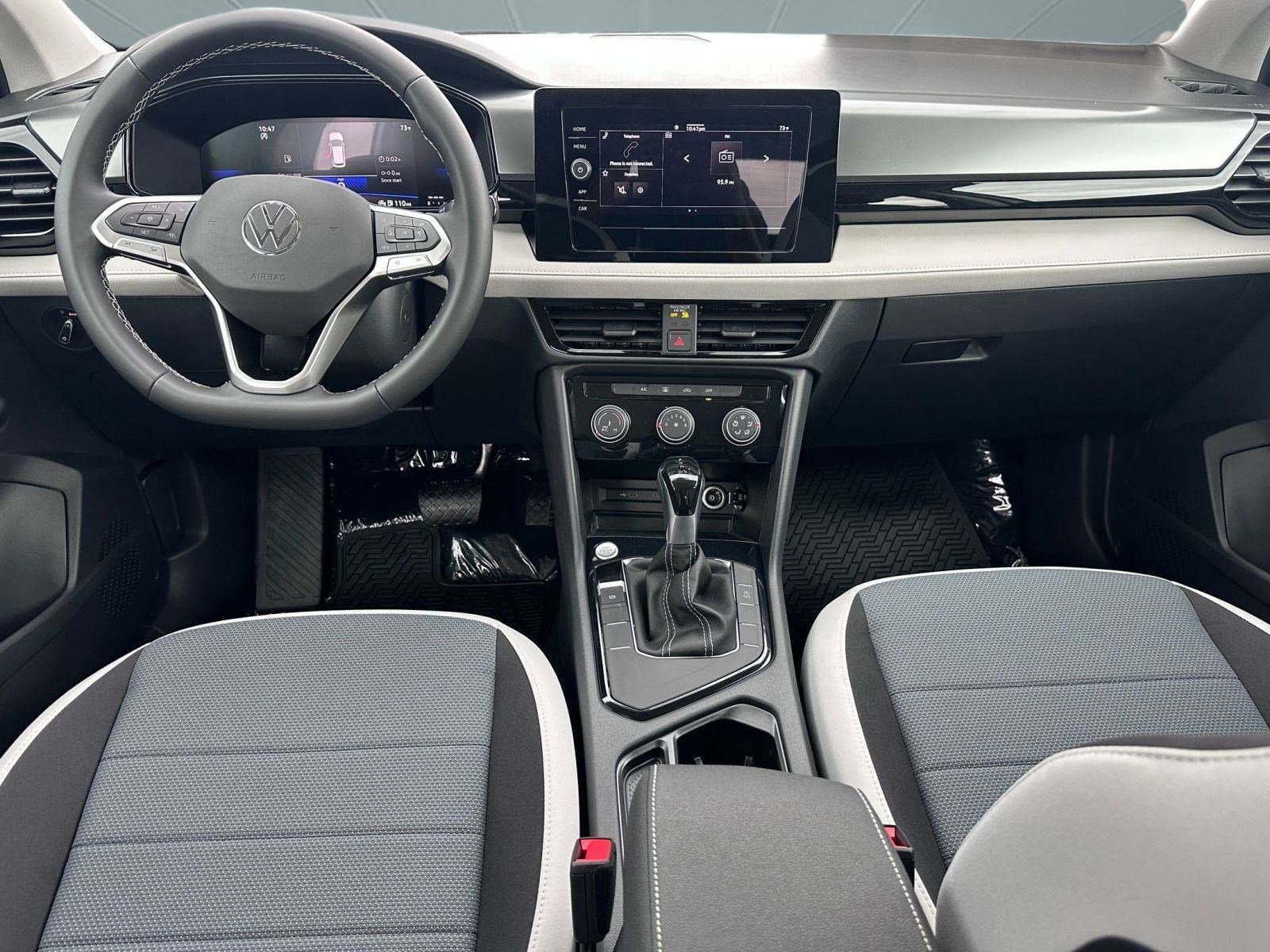 New 2026 Volkswagen Taos S image 4