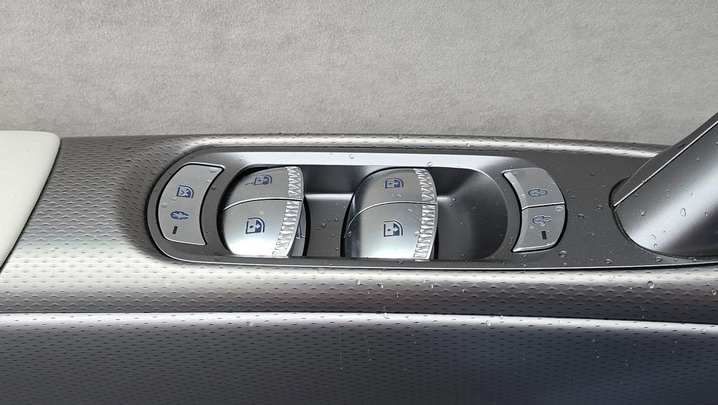 Used 2025 Genesis GV60 Performance image 23