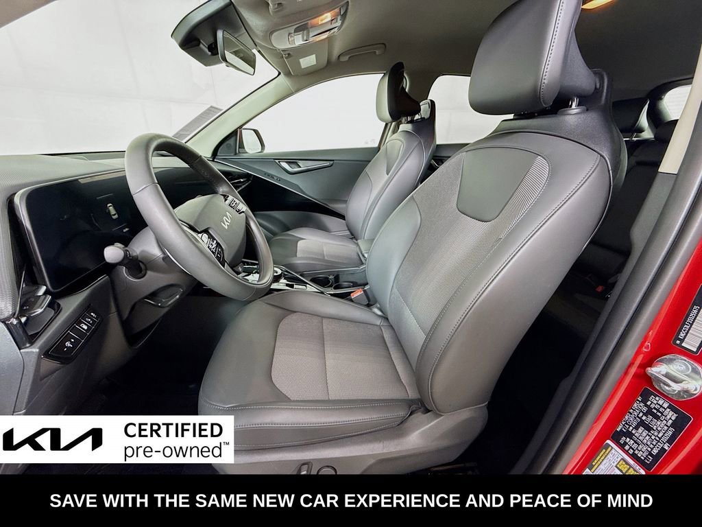 Certified 2025 Kia Niro LX image 26