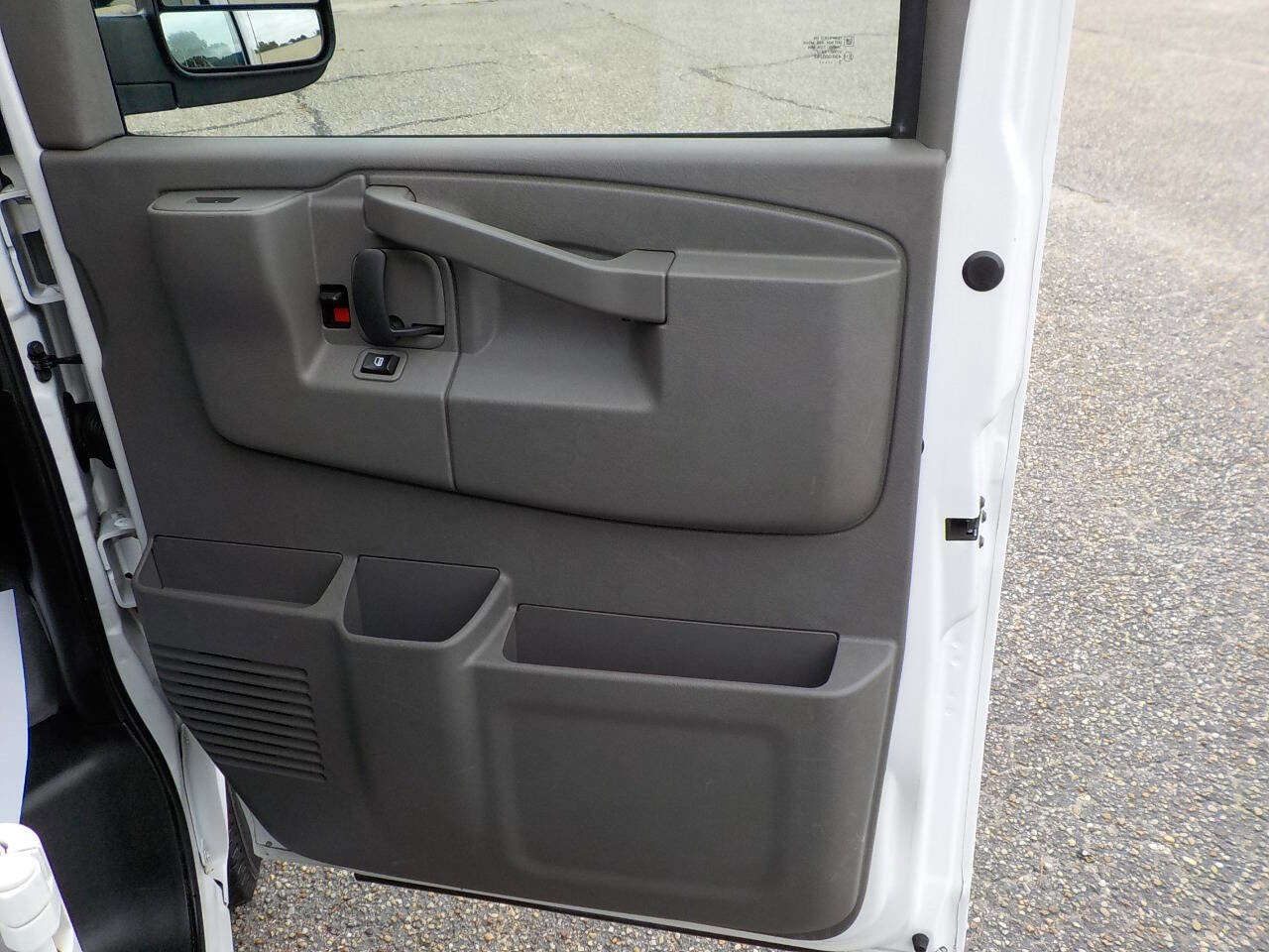 Used 2020 Chevrolet Express 2500 w/ Driver Convenience Package image 27