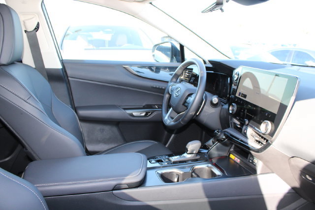 Used 2026 Lexus NX 350h AWD w/ Cold Area Package image 5