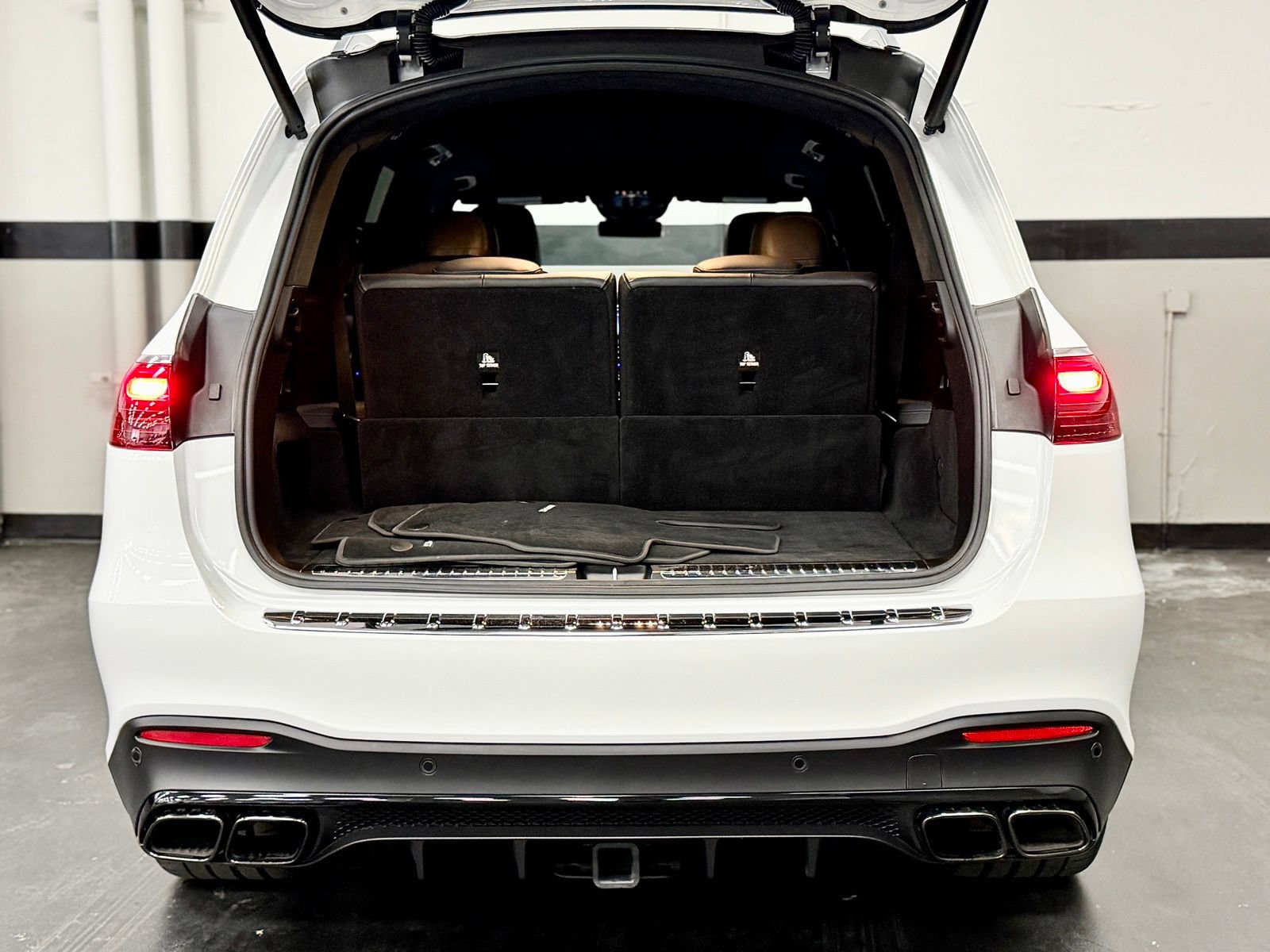 Used 2025 Mercedes-Benz GLS 63 AMG 4MATIC image 15