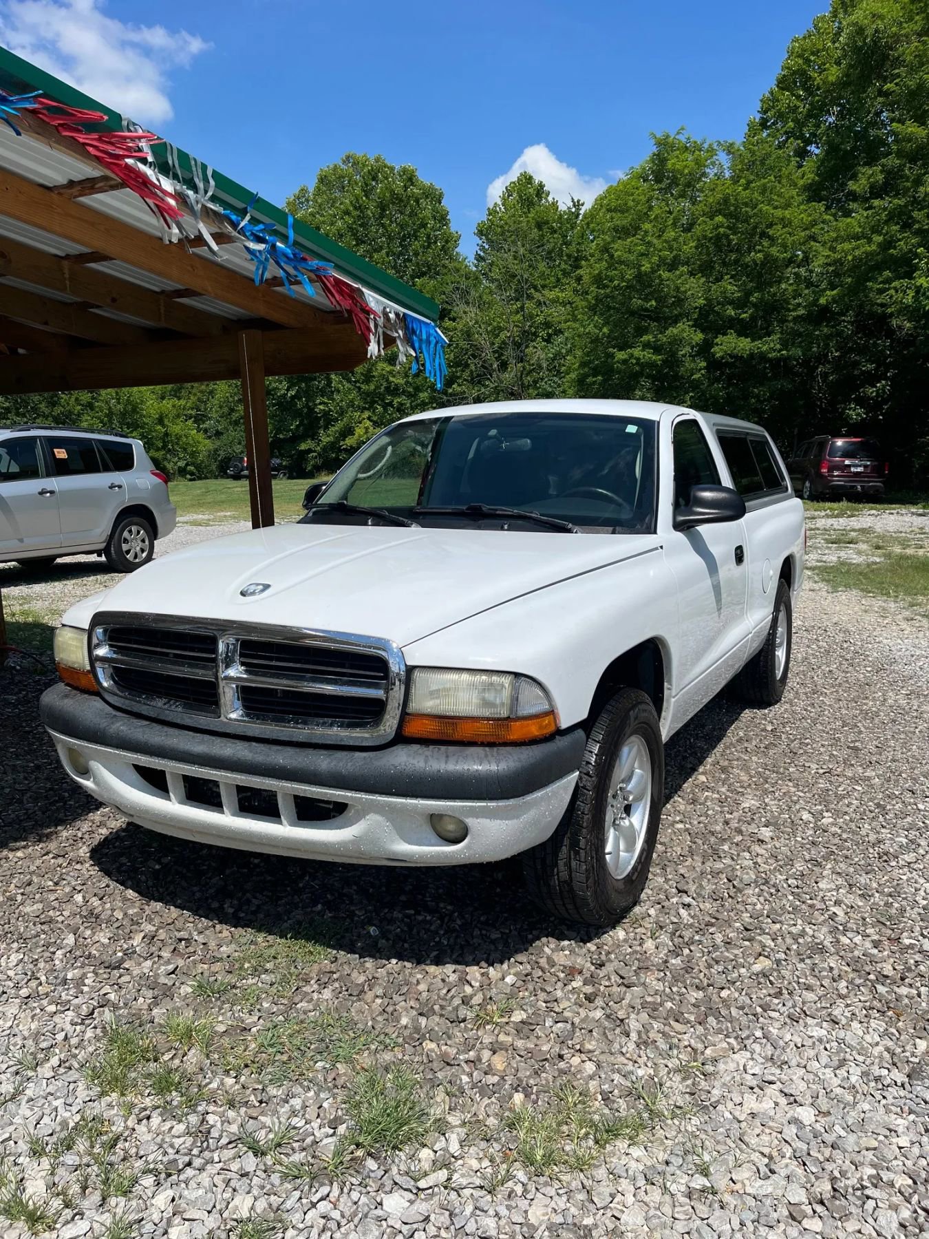 Used 2004 Dodge Dakota Sport w/ Deluxe Convenience Group image 2